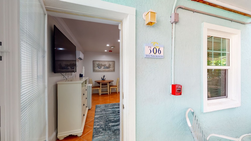 Tropic Isle Beach Resort 25/68