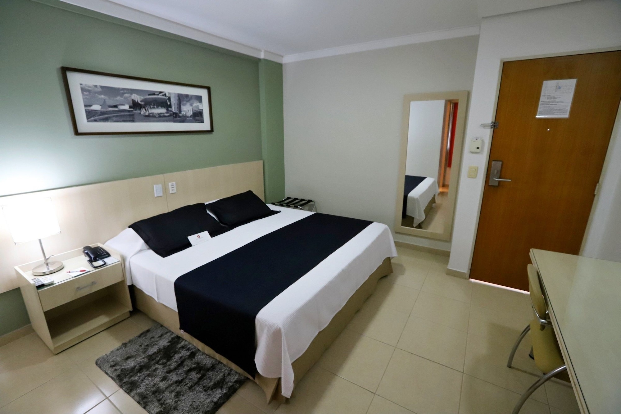 SUPERIOR, APARTMENT, KING BED