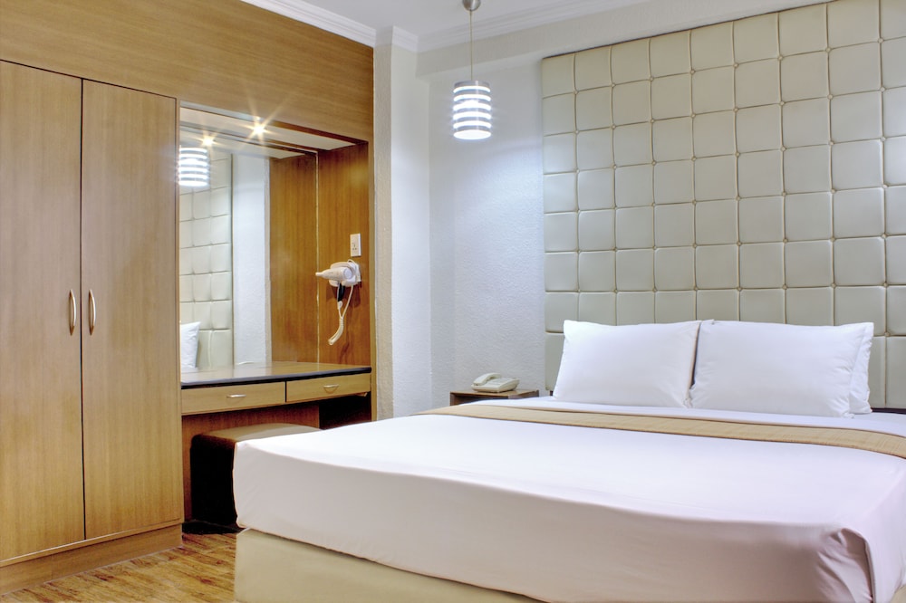 Rothman Hotel 14/62