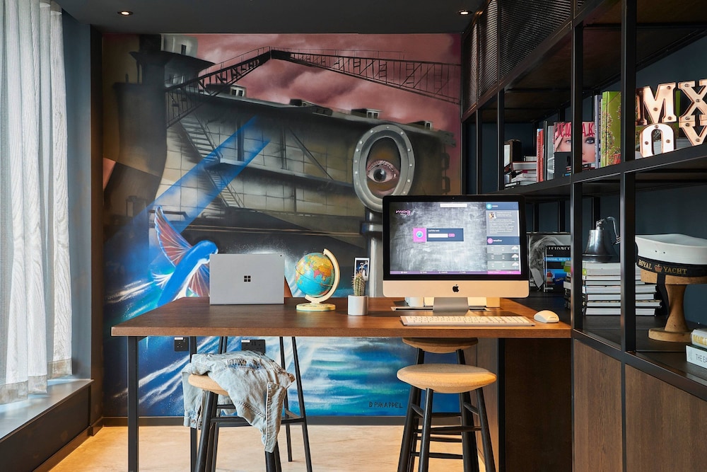 Moxy Southampton 20/55