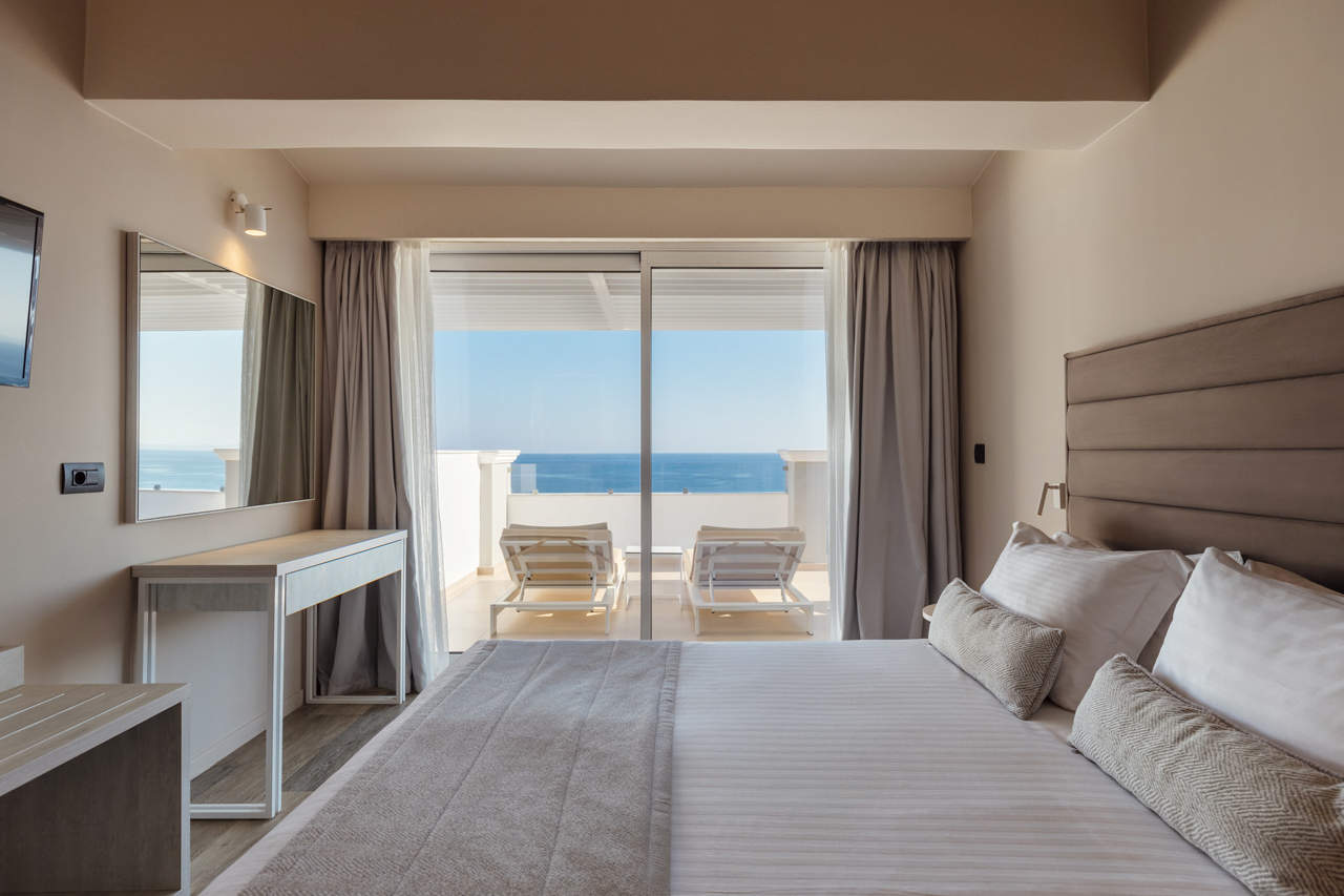 Alexandra Beach Resort & Spa 93/138