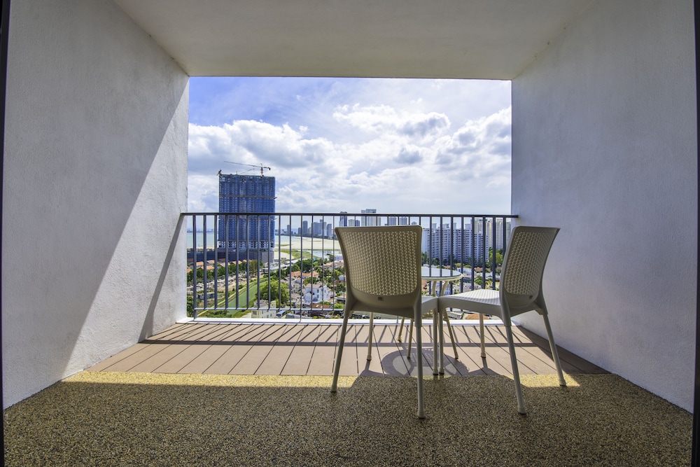 The Landmark Studio Suite 35/50
