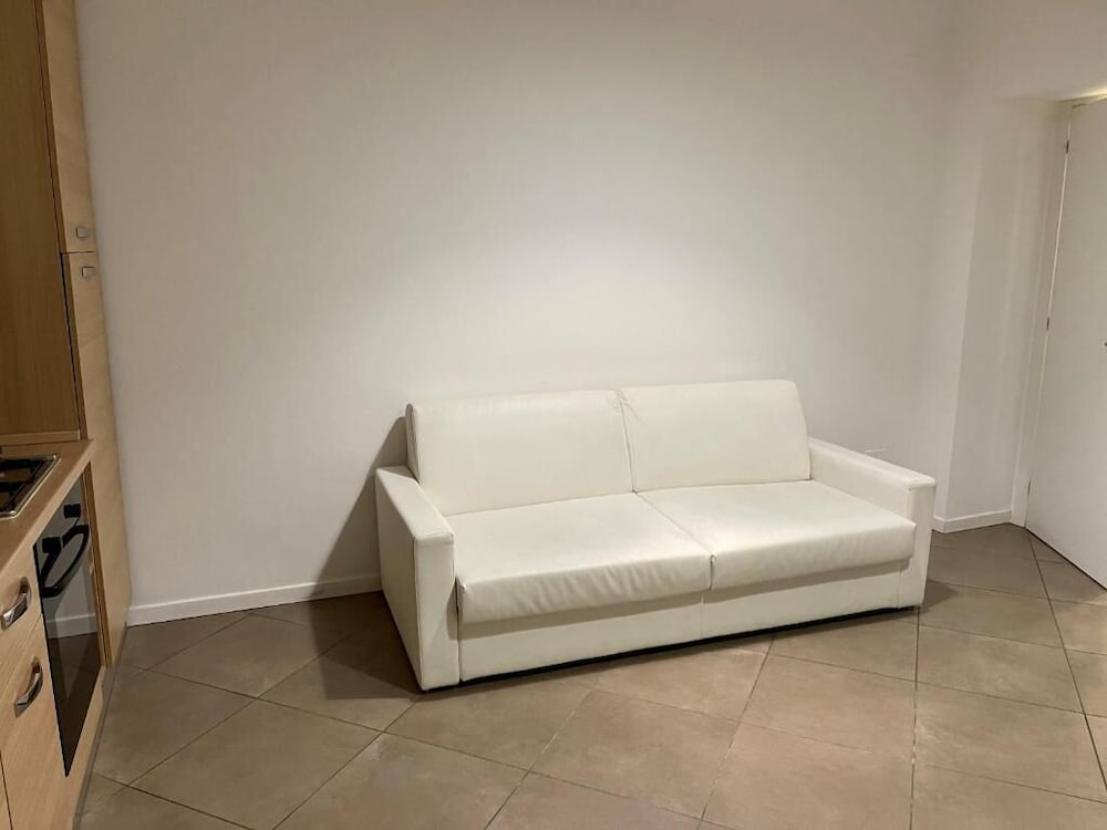 Easy Milano Rooms And Apartments Navigli 13/46