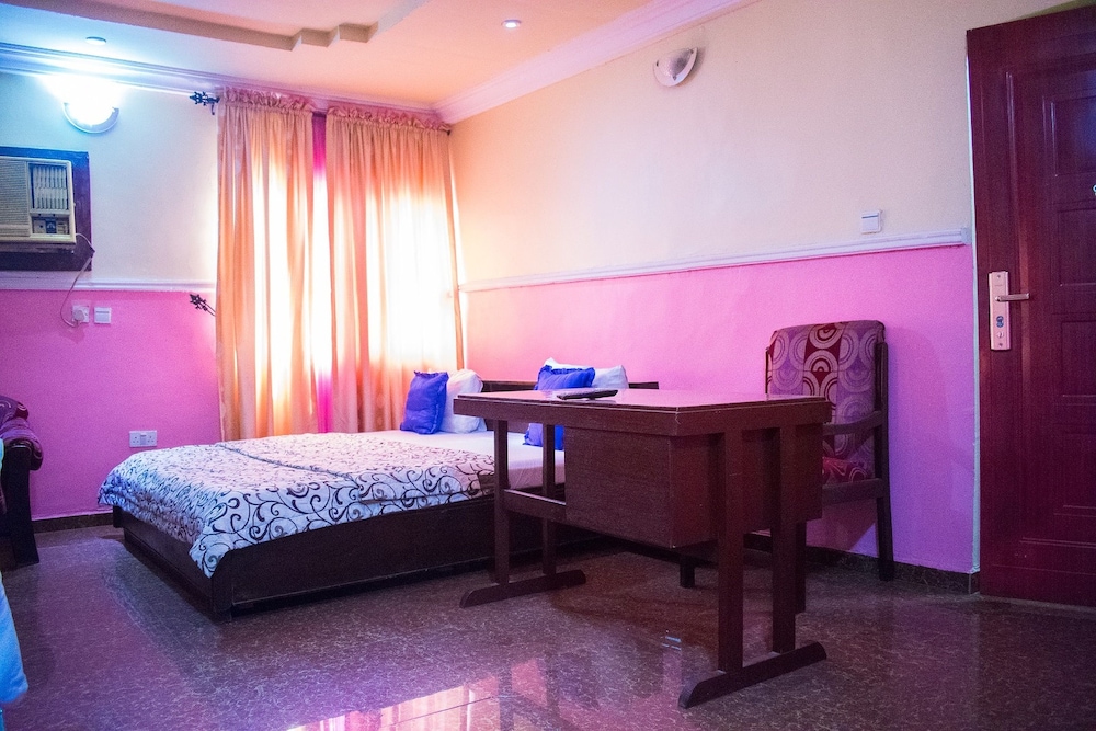 Maria Suites 8/41