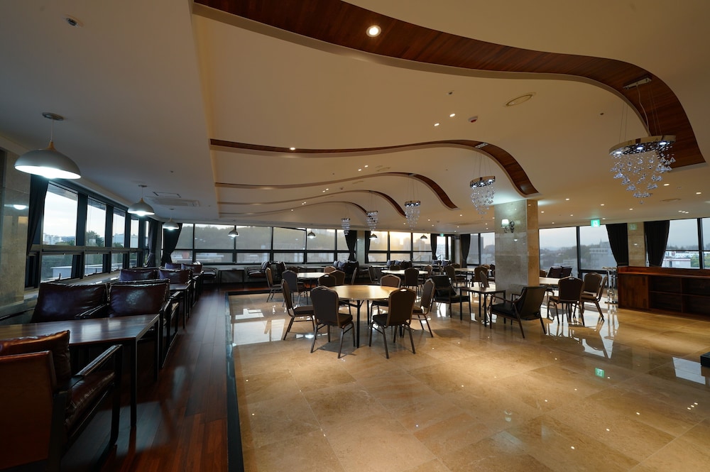 Bentley Hotel Chungjang 29/38