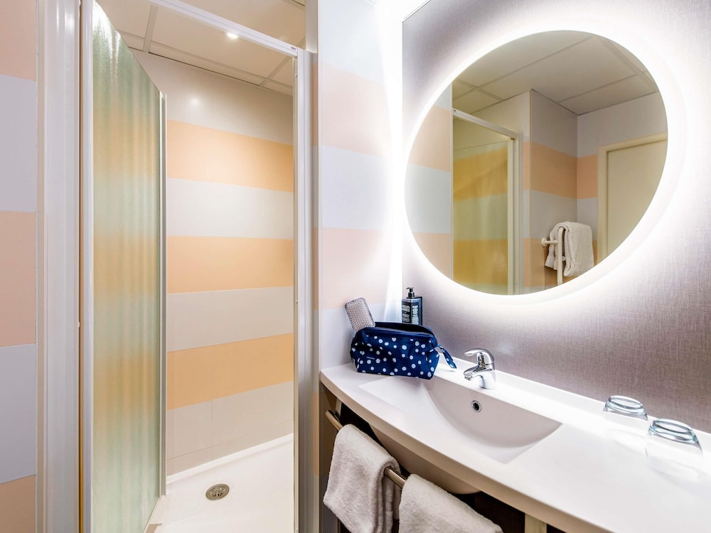 ibis Styles Rennes Cesson 50/50