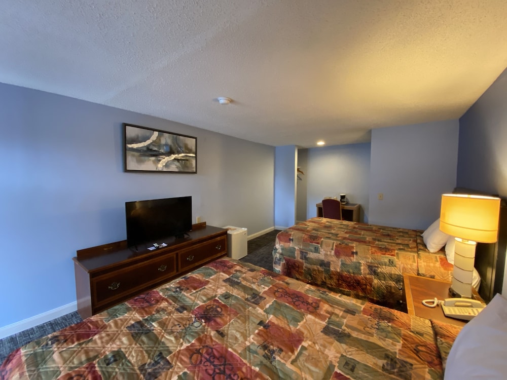 Economy Lodge 682 Main St Sturbridge 28/39