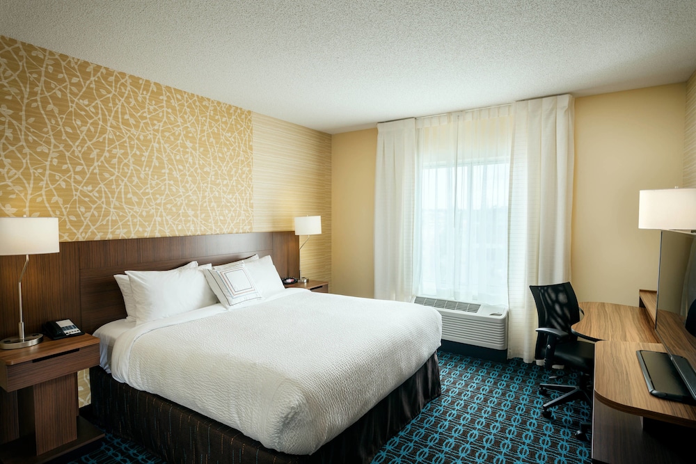 Fairfield Inn Suites Tacoma Dupont 11/33
