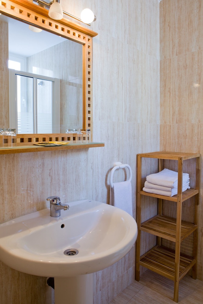 Hostal America 25/26