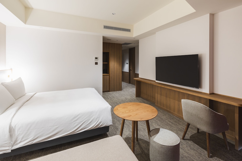Sotetsu Grand Fresa Taipei Ximen 18/40