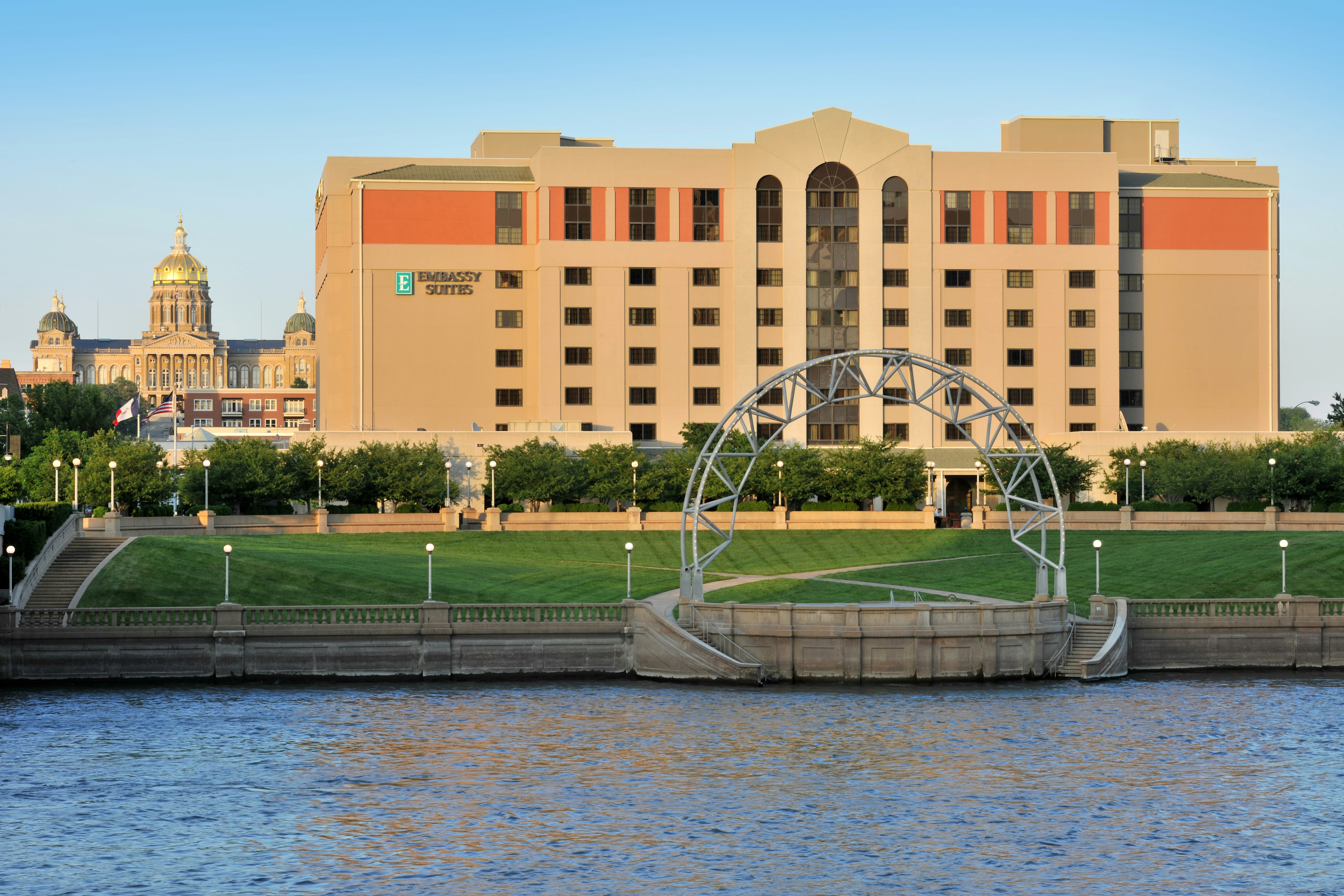 Embassy Suites Des Moines Ia 38/39