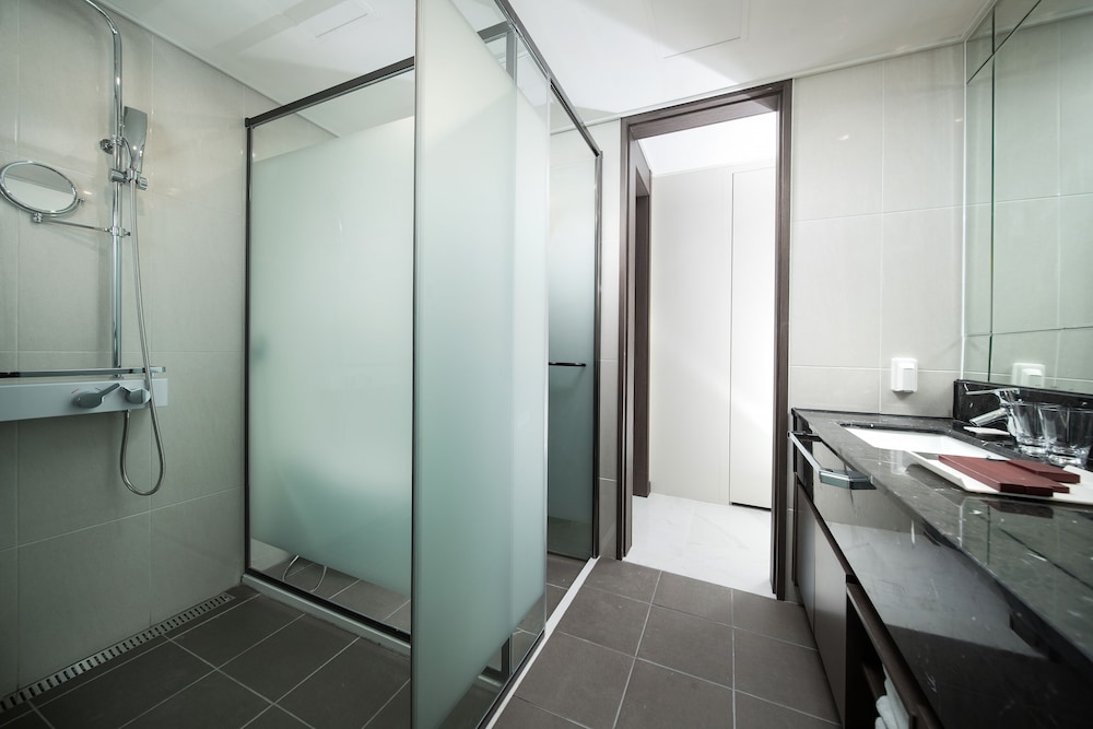 Utop Boutique Hotel and Residence 42/50