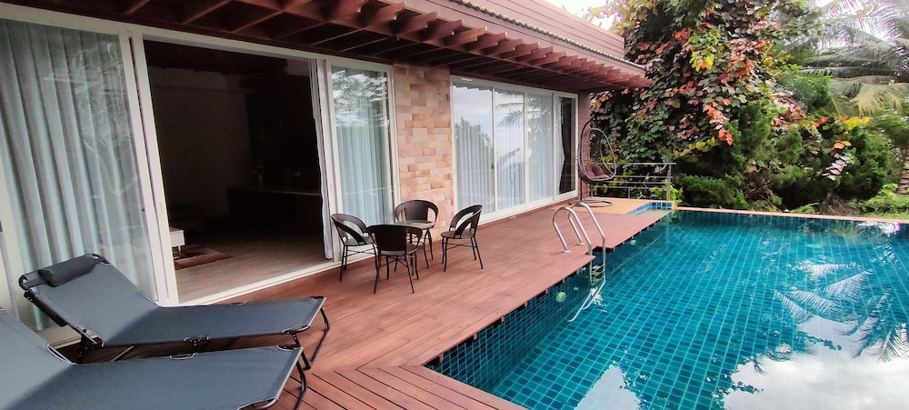 Phuket Jungle Experience Resort 32/35