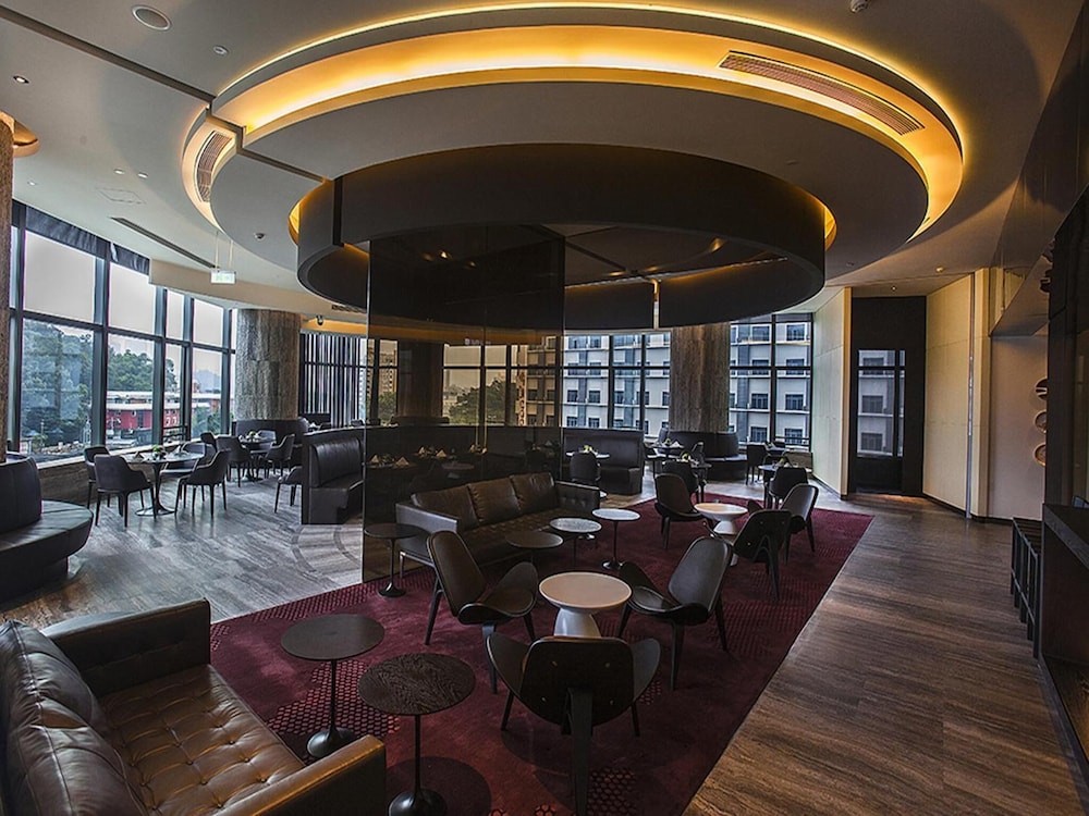 O Hotel 49/67