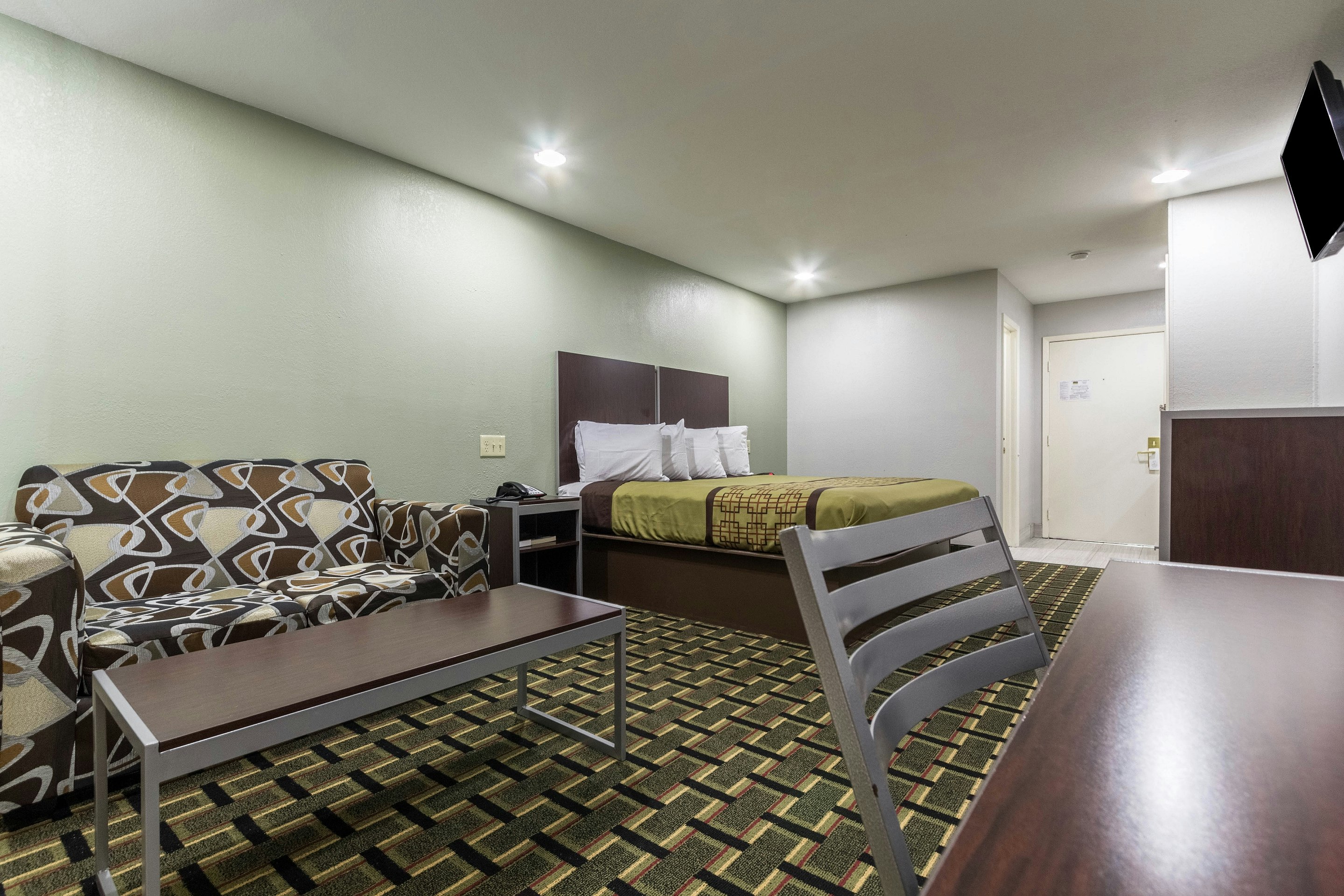 Scottish Inn and Suites Tomball TX 14/24