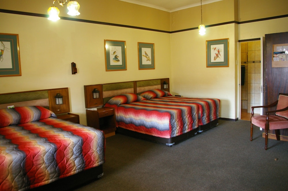 Royal Hotel Ladysmith 14/41