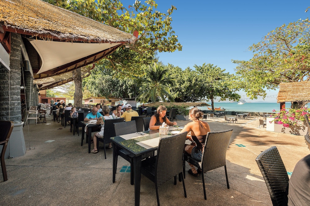 Blue Bay Resort 75/88