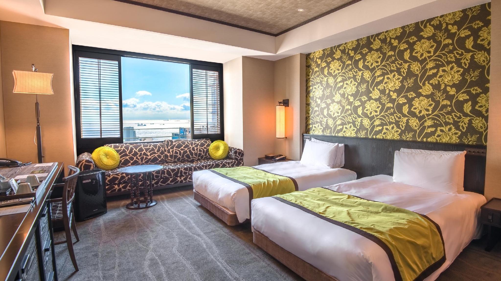 Standard, Twin Beds, Harbour Side, Ocean View, Night View