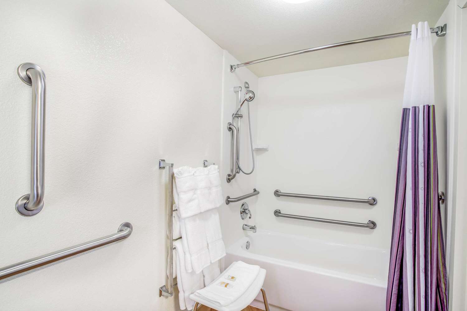 La Quinta Inn & Suites by Wyndham Danbury 58/58