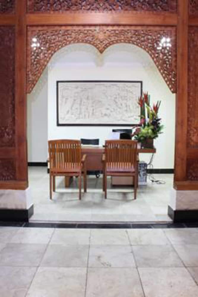 Radha Bali Hotel 55/70