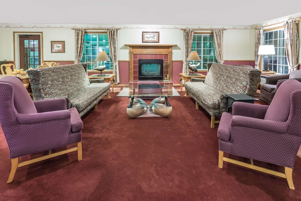 Baymont by Wyndham Mequon Milwaukee Area 23/33