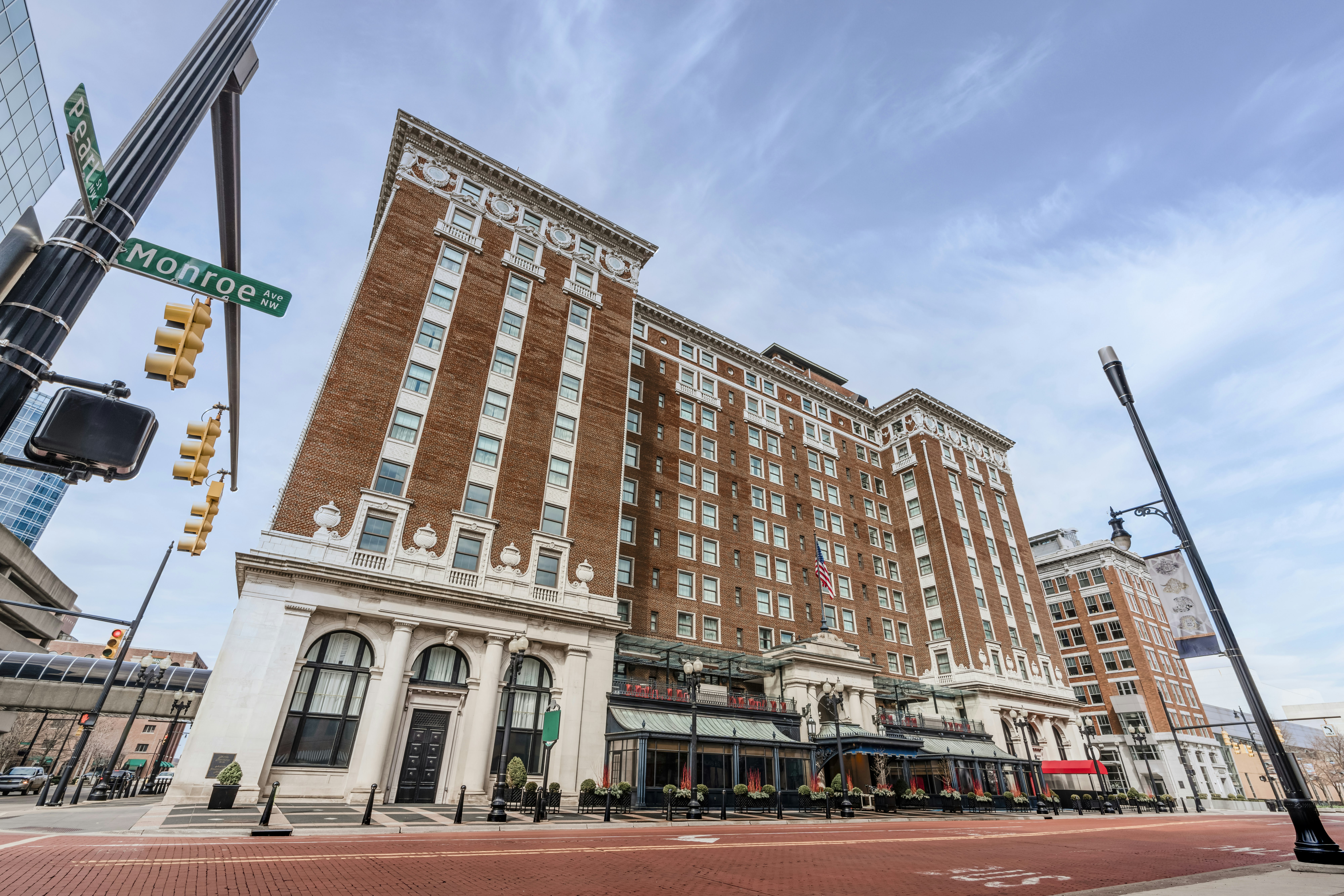 Amway Grand Plaza, Curio Collection by Hilton 5/65