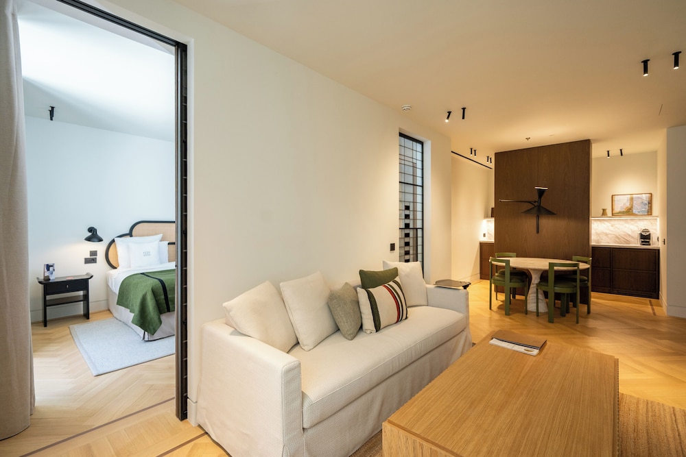 Athens Capital Suites-MGallery Collection 43/59