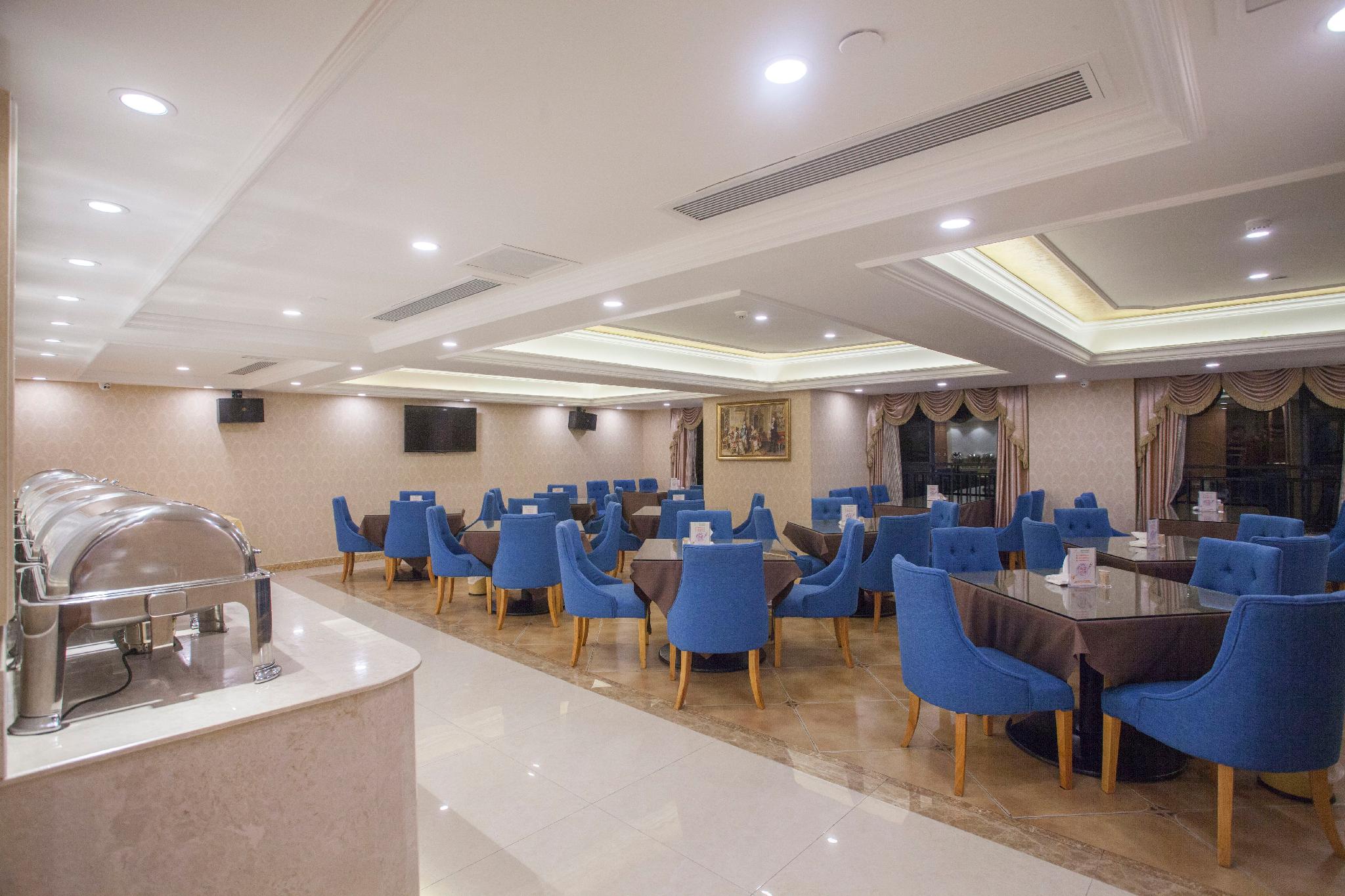 Vienna Hotel (Chengdu Dafeng Metro Station) 42/46