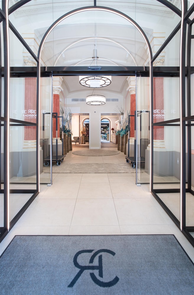Radisson Collection Hotel, Basilica Budapest 37/44