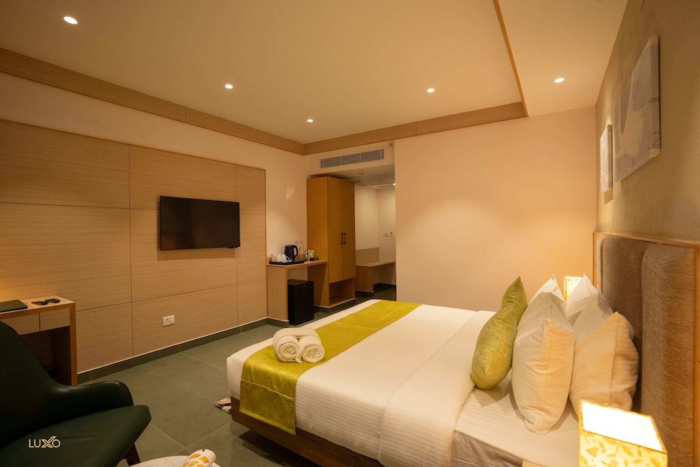 Luxo Kochi 8/34