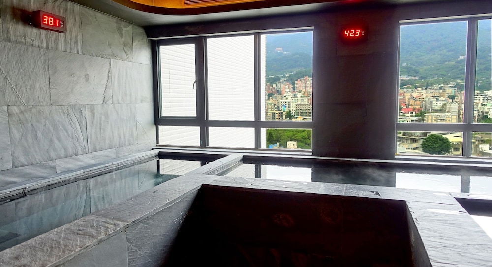 Hotel Royal Beitou 40/66