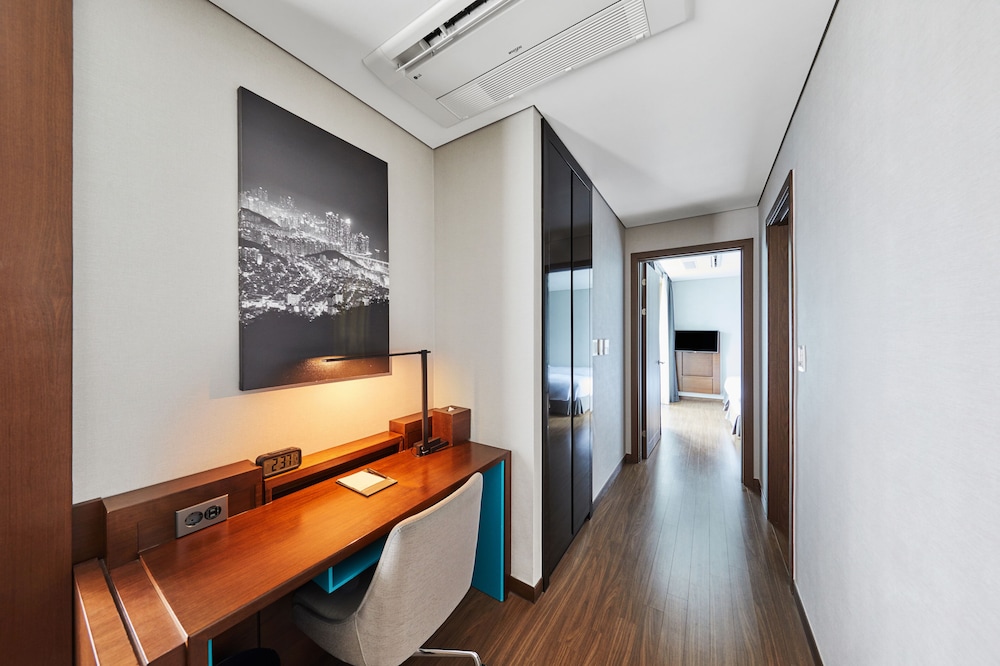 Felix by STX Hotel and Suite 6/46