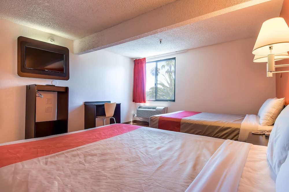 Motel6 San Diego Hotel Circle Mission Valley 31/61