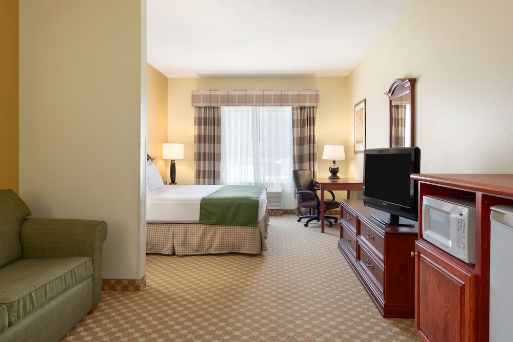 Country Inn and Suites by Radisson Council Bluffs IA 19/30