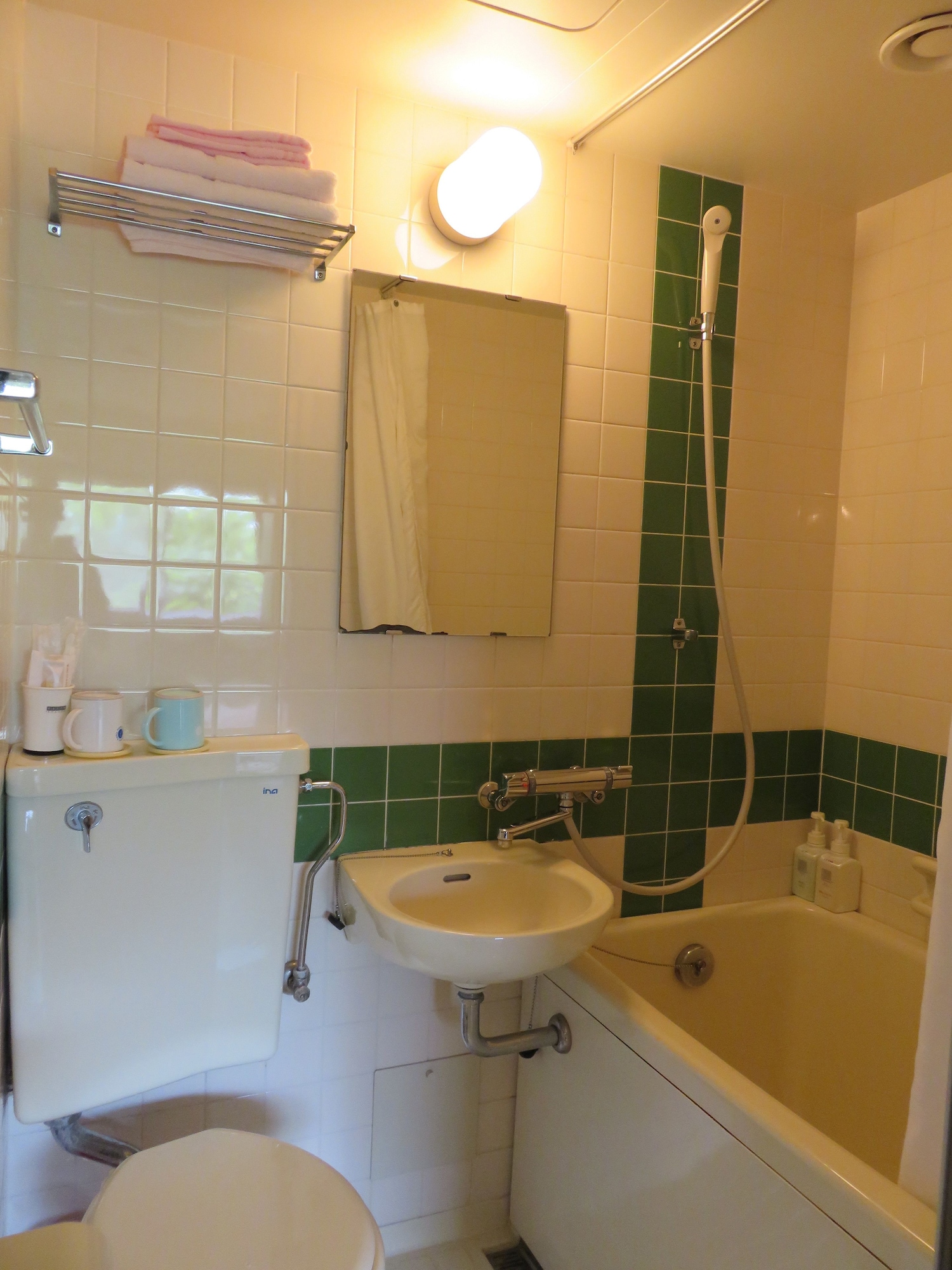 ROOM, TWIN BEDS