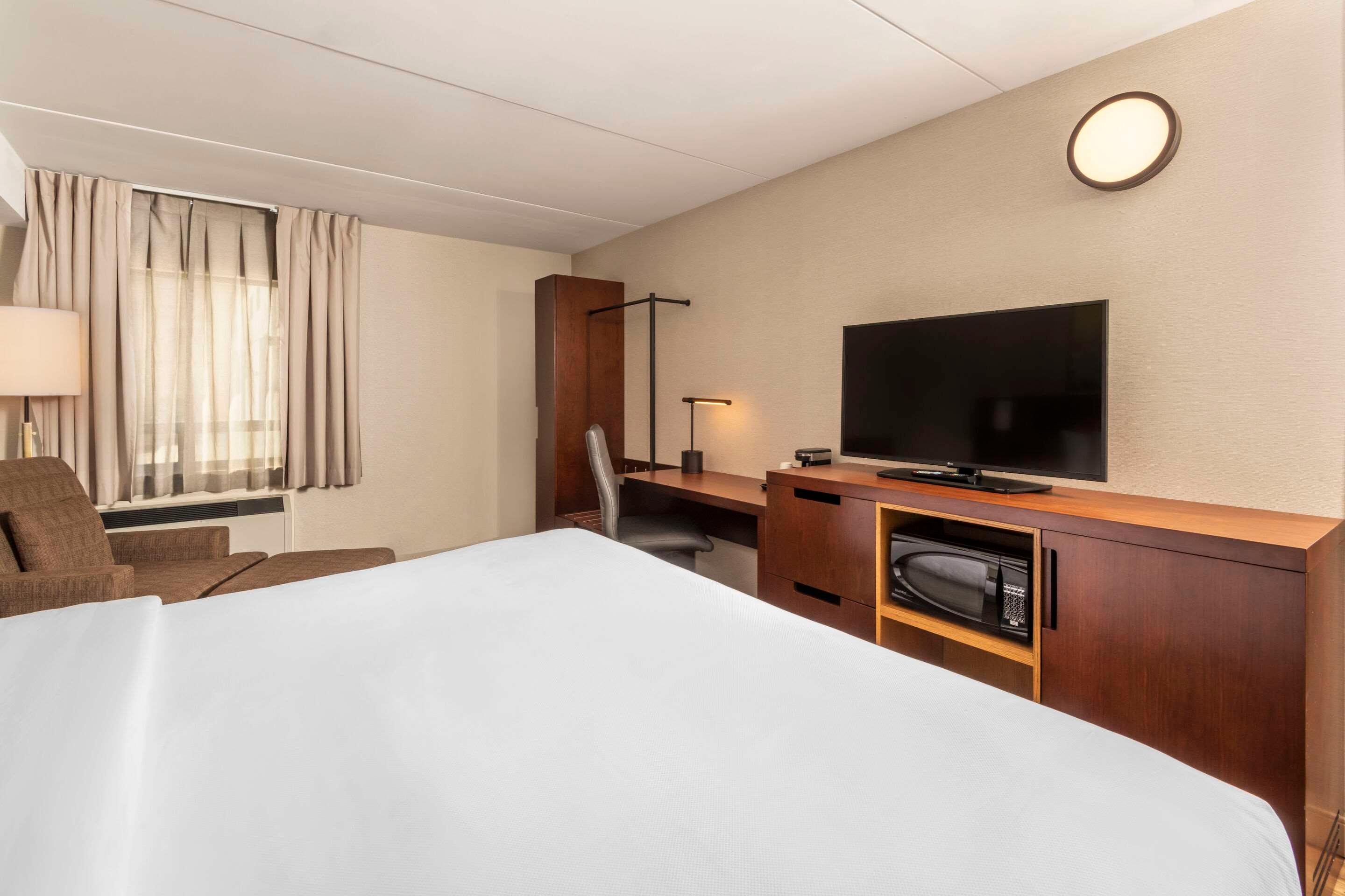 Upgrade, King Bed