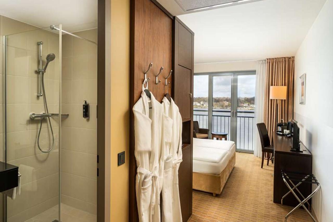 Premier Inn Hamburg Finkenwerder Elbufer 33/34
