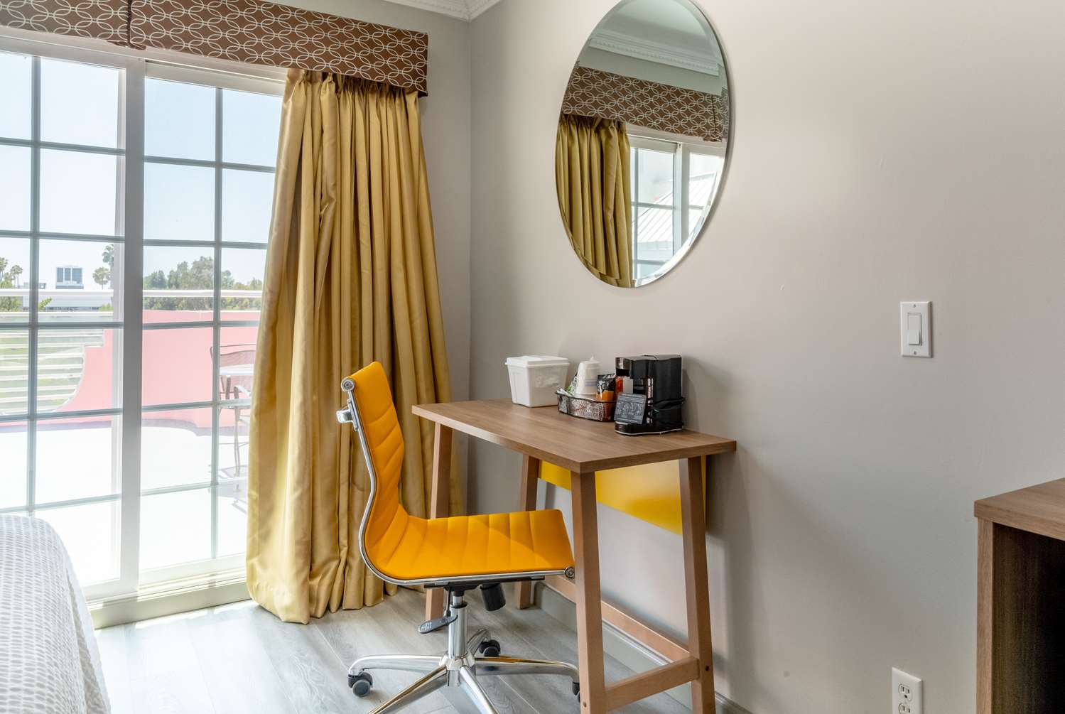 Days Inn by Wyndham Santa Monica 12/45