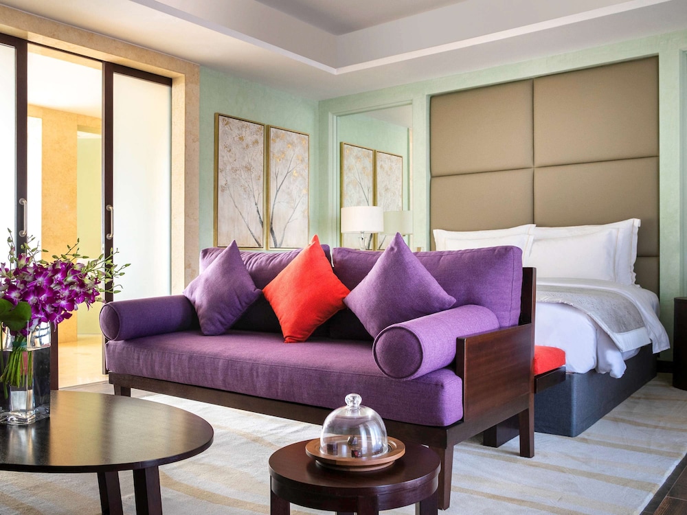 Royal Saray Resort 36/67