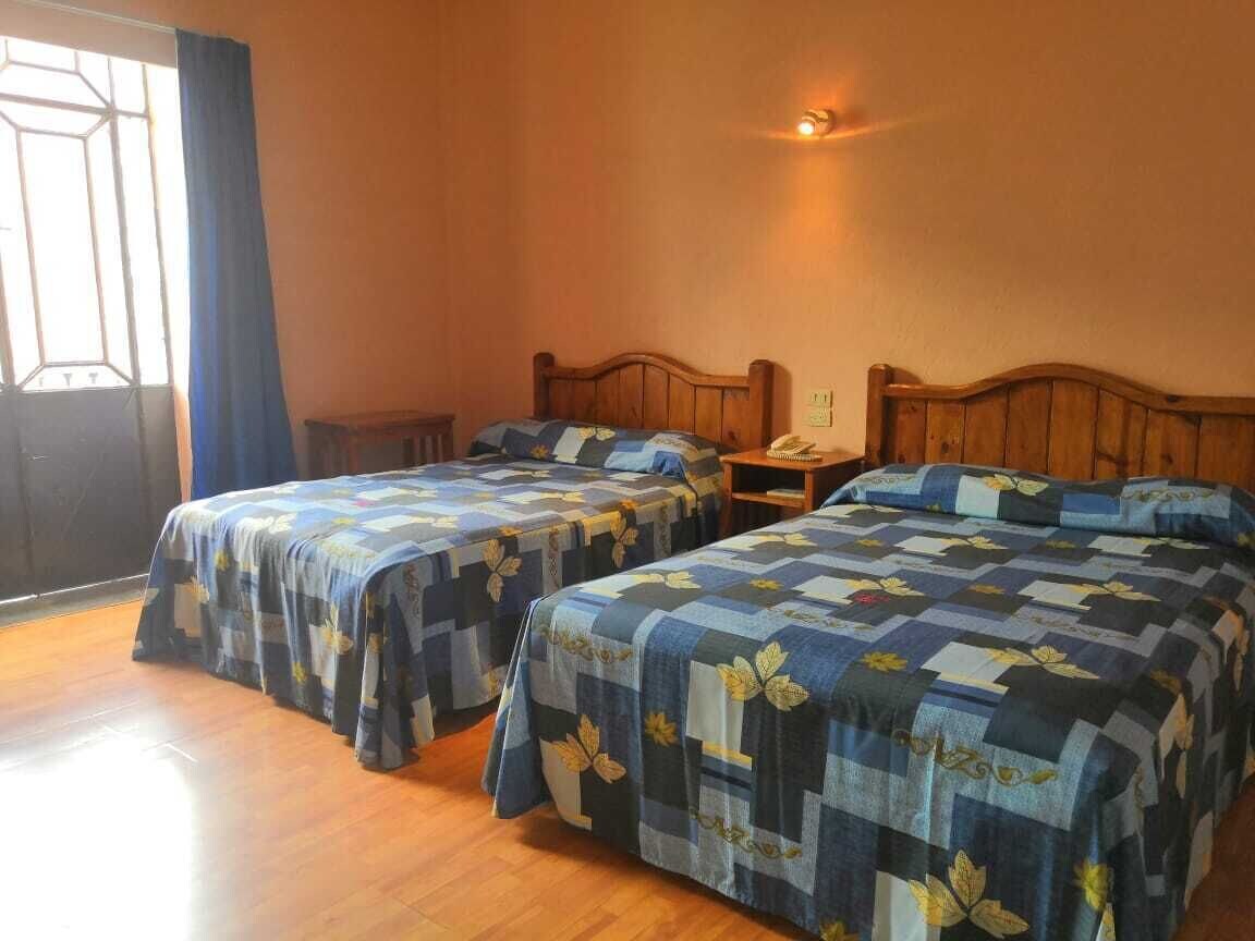 غرفة أساسية رباعية بسريرين مزدوجين، Hotel de Talavera 8/10