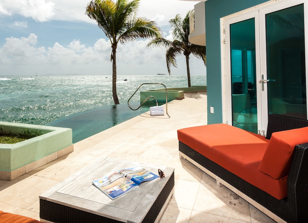 Oyster Bay Beach Resort 22/48