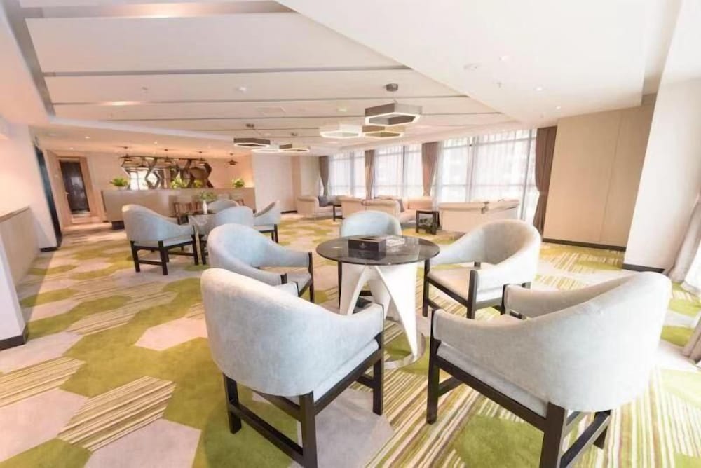 Howard Johnson by Wyndham Life Changrong 18/25