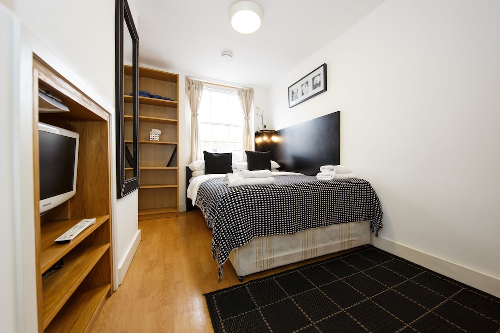 Studios 2 Let North Gower 23/75
