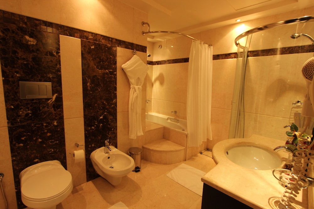 Awaliv International Hotel 40/68