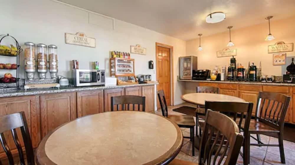 Best Western Trailside Inn 33/41