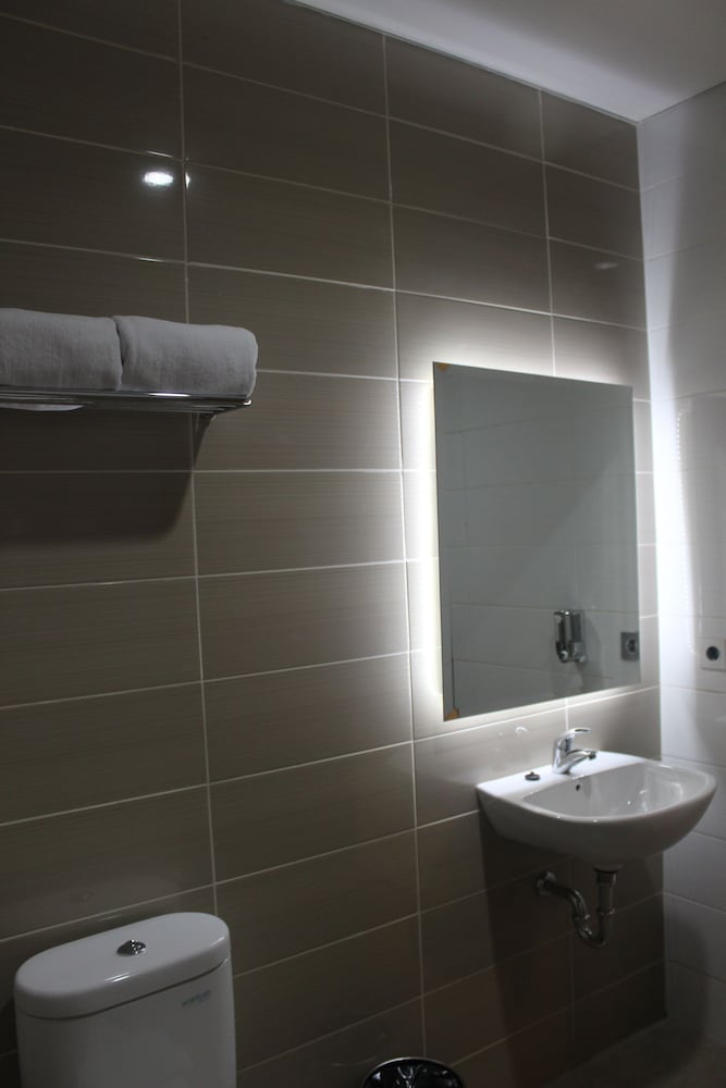 Opi Indah Hotel 11/52