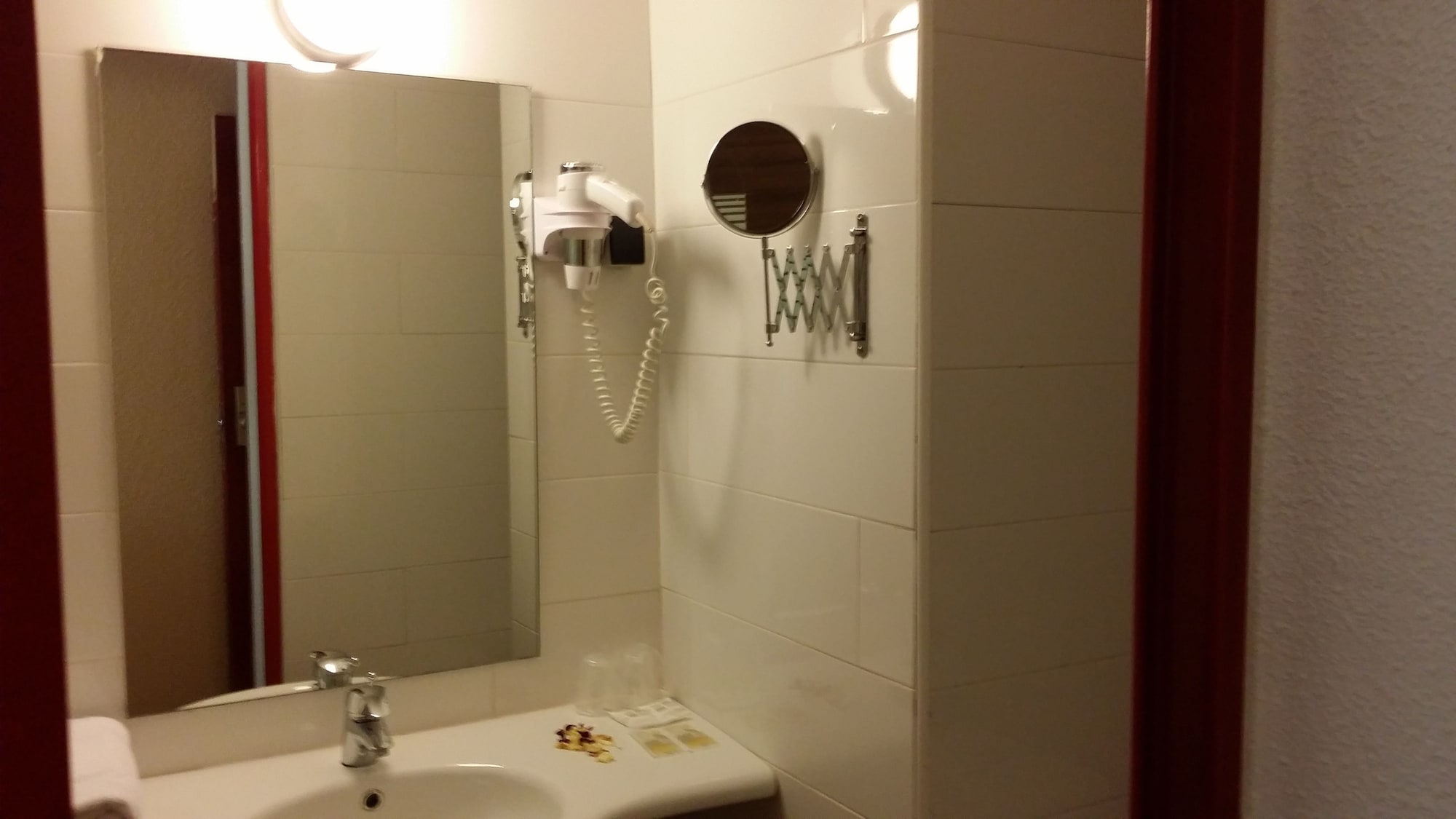 غرفة رباعية بسريرين مزدوجين، Euro Hotel Paris Creteil 3/3