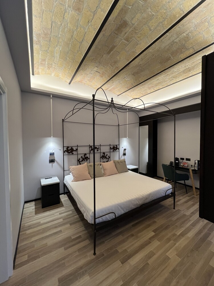 Flaneur - Rooms & Suites by Visconti 6/50