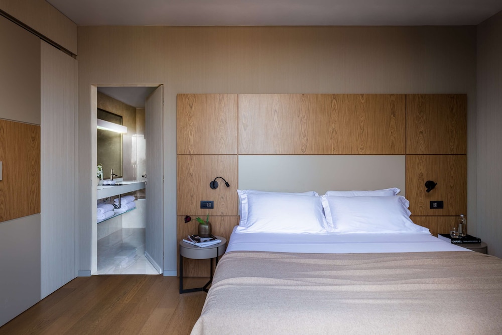 SUITE, TERRACE
