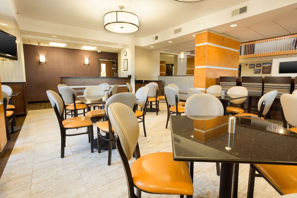 Drury Inn Suites North Austin 40/50